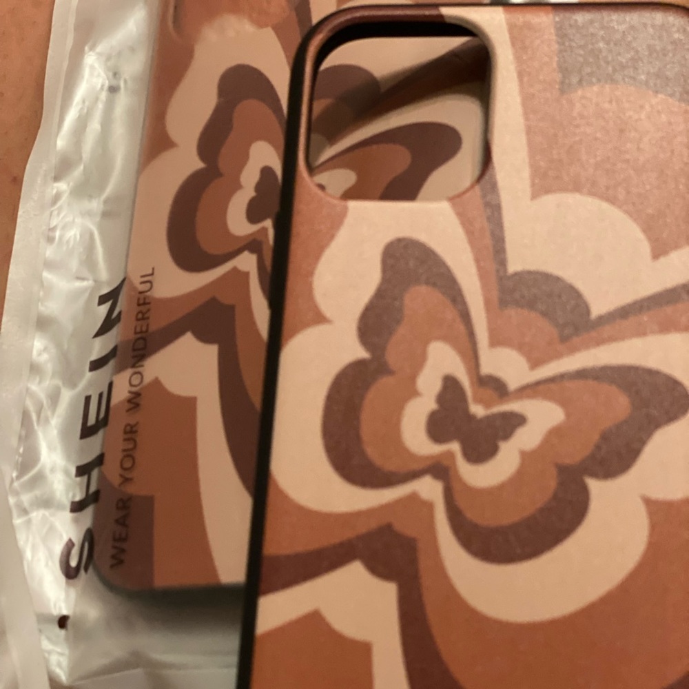 iPhone case. Brown butterflies. Sizes in 11 pro, 12/12pro and 11